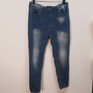 Size 20 the style between us distressed skinny jeans    F9
